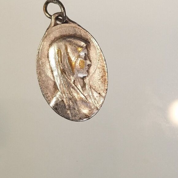 Our Lady of Lourdes Medal Charm Vintage Catholic - Picture 3 of 4